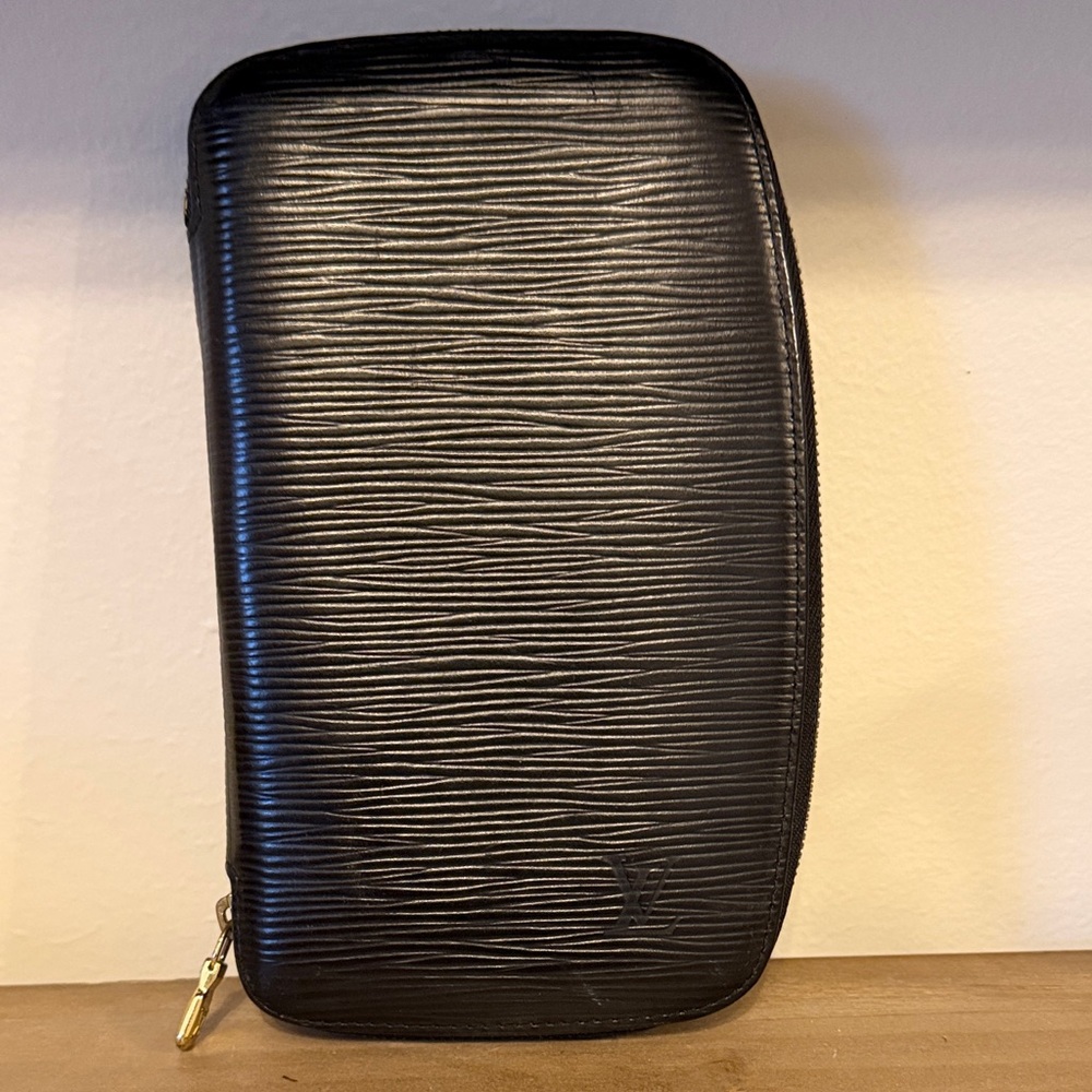 Louis Vuitton Black Leather planner /wallet Bag
